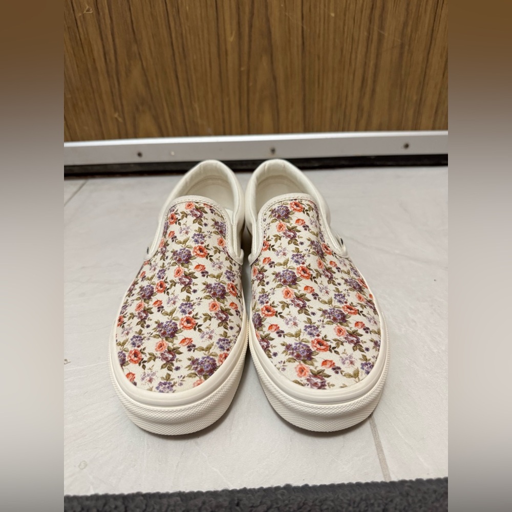 Flower Pattern Slip-on Vans